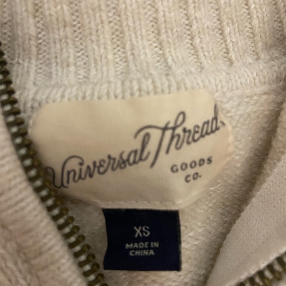 Universal thread three quarter zip sweater! Size XS - Picture 2 of 2